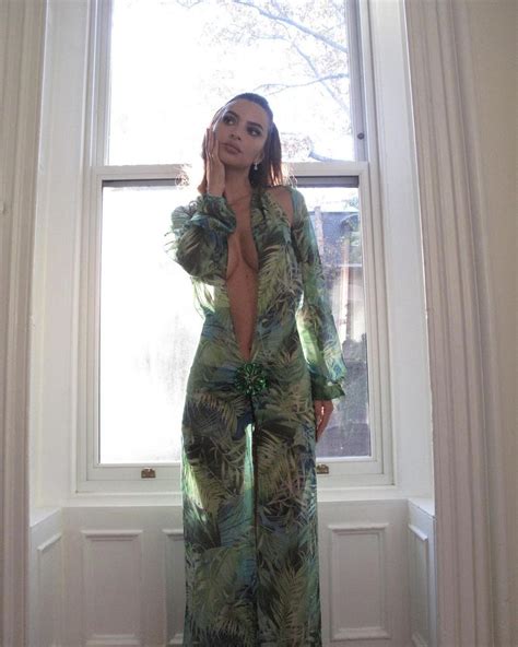 costume yoko versace|Emily Ratajkowski channels Jennifer Lopez in plunging Versace .